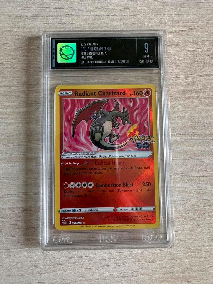 Pokémon Set – Charizard, Blastoise & Zamazenta – UGS 9, Hobby en Vrije tijd, Verzamelkaartspellen | Pokémon, Zo goed als nieuw