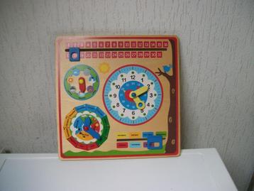 Kalender-klok New Classic Toys beschikbaar voor biedingen