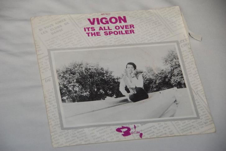 Vigon – It’s All Over / The Spoiler 7” Single Vinyl, Cd's en Dvd's, Vinyl Singles, Gebruikt, Single, R&B en Soul, 7 inch, Ophalen of Verzenden