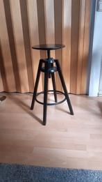 Mooie houten kruk, Huis en Inrichting, Krukjes, Ophalen, Zo goed als nieuw, Hout