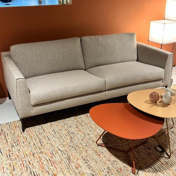 Design on Stock - Heelz bank, Huis en Inrichting, Banken | Bankstellen, Zo goed als nieuw, Rechte bank, Driepersoons, 200 tot 250 cm
