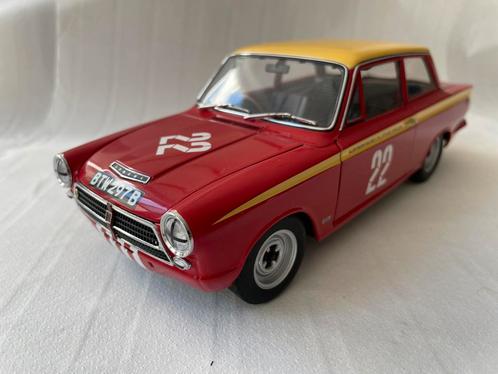AutoArt Lotus Cortina Alan Mann racing, Hobby en Vrije tijd, Modelauto's | 1:18, Zo goed als nieuw, Auto, Overige merken, Ophalen