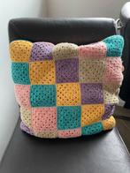 Gehaakt kussen met vrolijke kleuren, Ophalen of Verzenden, Zo goed als nieuw, Overige kleuren, Vierkant