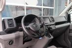 Volkswagen Crafter 35 2.0 TDI L3H2 Highline AUT/ MASS/ ACC/, Stof, Gebruikt, Euro 6, 4 cilinders