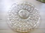 Grote gebakschaal van persglas uit oma’s tijd, Antiek en Kunst, Ophalen of Verzenden