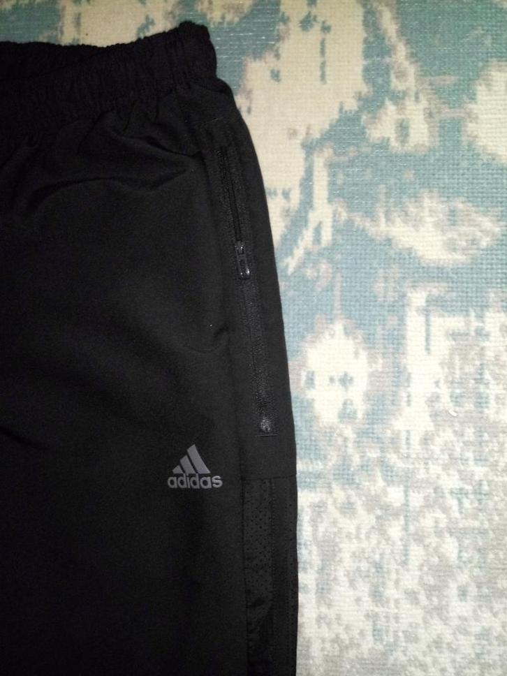 Zwarte Adidas broek met afsluitbare 2 ritszakken, Kleding | Heren, Sportkleding, Zo goed als nieuw, Algemeen, Maat 48/50 (M), Zwart