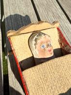 Oud wiegje met pop, Ophalen of Verzenden