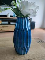 Beautiful tall glazed blue vase, Huis en Inrichting, Ophalen, Blauw, Aardewerk of Porselein, Nieuw