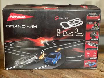 Ninco Grand-Am racebaan - compleet met 2 auto’s, controllers beschikbaar voor biedingen