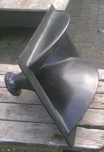 Hoorn 53 x 28 x 29cm, leeg beschikbaar voor biedingen