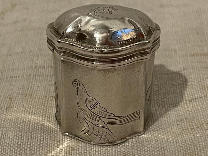 18de eeuw lodereindoosje loddereindoosje vogel, Antiek en Kunst, Antiek | Goud en Zilver, Ophalen of Verzenden