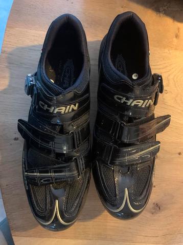 Wielren schoenen van chain beschikbaar voor biedingen