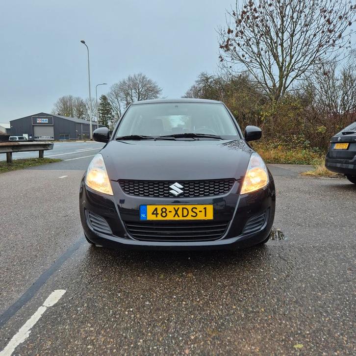 Suzuki Swift 1.2 ANDROID AUTO APPLE CAR PLAY STOELVERWARMING, Auto's, Suzuki, Particulier, Swift, Airbags, Airconditioning, Android Auto
