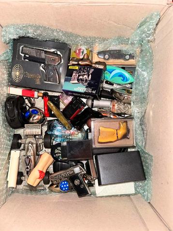 Doos vol Aanstekers beschikbaar voor biedingen