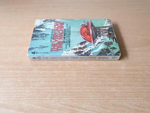 Ian Watson - The Very Slow Time Machine, Boeken, Fantasy, Gelezen, Ophalen of Verzenden