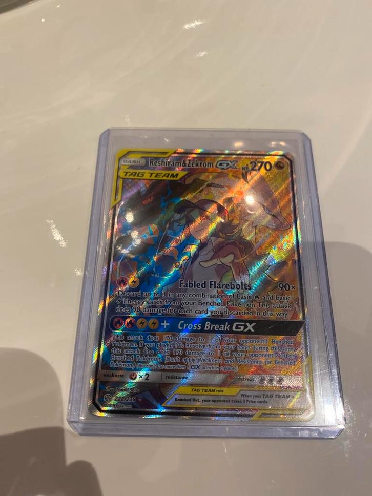 Reshiram & Zekrom GX 222/236 - Zeldzame Pokémonkaart!, Hobby en Vrije tijd, Verzamelkaartspellen | Pokémon, Zo goed als nieuw