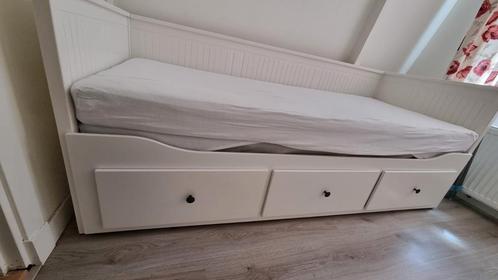 Slaapbank (dubbele bed), Huis en Inrichting, Slaapkamer | Slaapbanken, Zo goed als nieuw, 140 cm, 200 cm, Tweepersoons, Ophalen