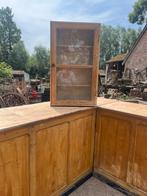Oude vitrine hangkast of badkamer meubel brocante hangkast, Ophalen
