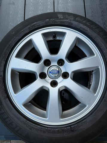 Volvo lichtmetalen velgen 16” met zomerbanden beschikbaar voor biedingen