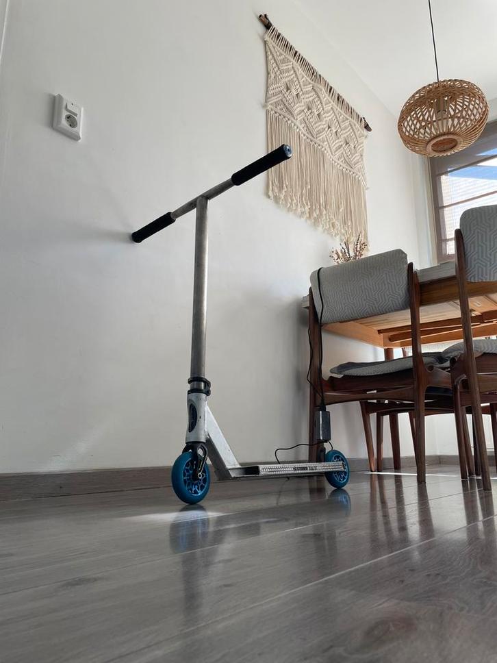 Custom stuntstep, Fietsen en Brommers, Steps, Zo goed als nieuw, Gewone step, Ophalen of Verzenden