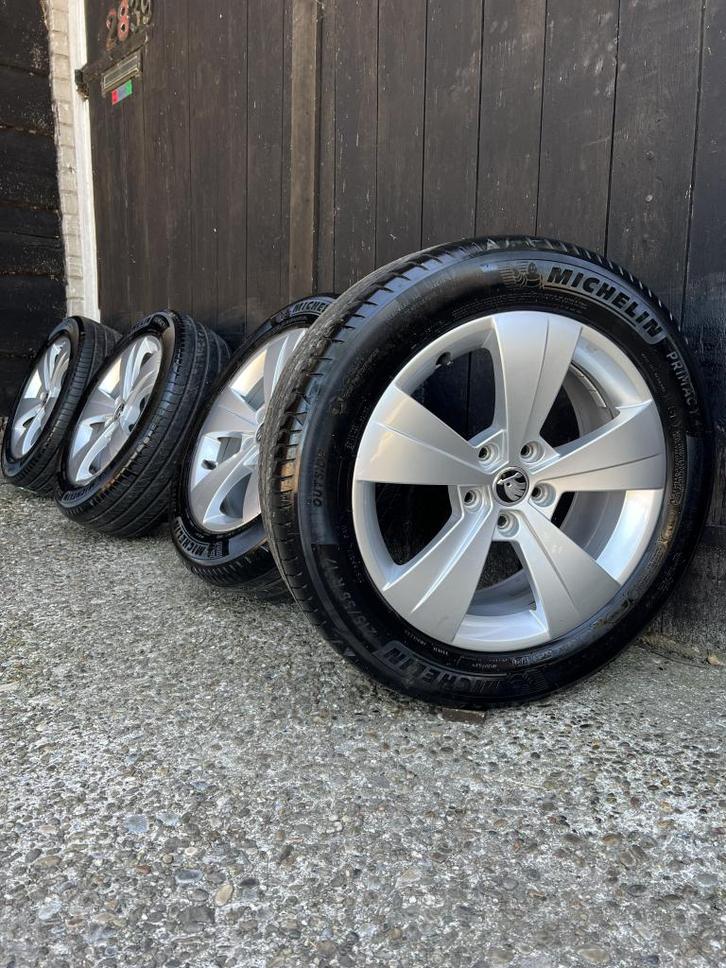 5x112 originele Skoda superb velgen 17” helios zomer set Vw, Auto-onderdelen, Banden en Velgen, Banden en Velgen, Zomerbanden