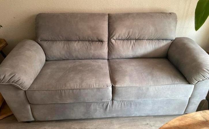 2 en 2.5 zits Grijs, Huis en Inrichting, Banken | Bankstellen, Zo goed als nieuw, Rechte bank, Tweepersoons, 150 tot 200 cm, 75 tot 100 cm