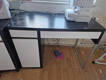Bureau met kastje