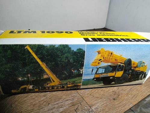 Te koop Conrad Liebherr LTM 1090 Mobiele Kraan II., Hobby en Vrije tijd, Modelauto's | 1:50, Zo goed als nieuw, Hijskraan, Tractor of Landbouw