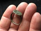 Romeinse RING met glans patina goed draagbaar! Bodemvondst., Sieraden, Tassen en Uiterlijk, Antieke sieraden, Verzenden, Brons