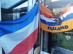 2 Nederlandse vlag en Oranje met Leeuw, plus een vlaggenstok, Zo goed als nieuw, Ophalen