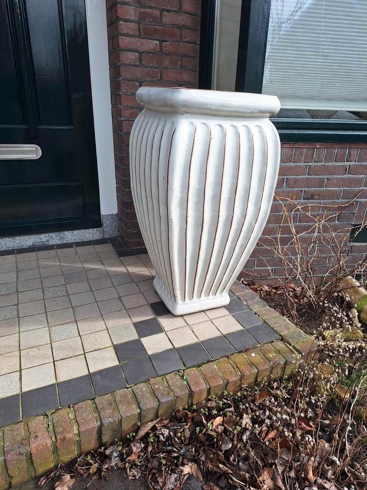 Grote bloempot - 90 cm hoog - vorstbestendig, Tuin en Terras, Bloempotten, Zo goed als nieuw, Aardewerk, Tuin, 40 cm of meer, Rond