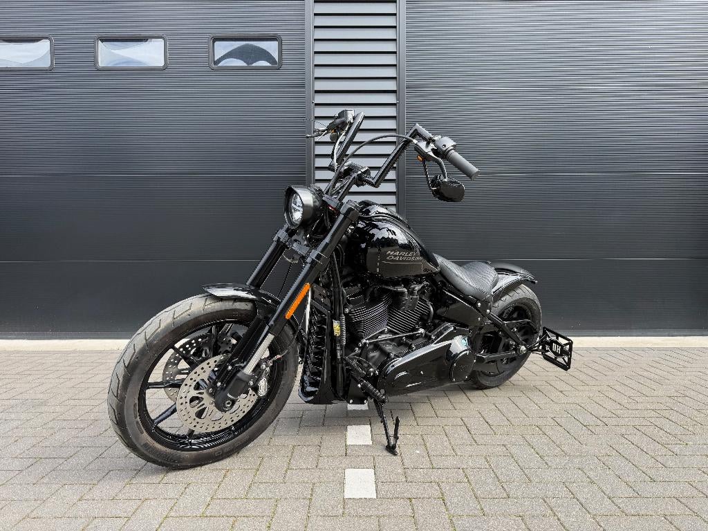 Harley Davidson 117 FXLRST Low Rider ST11DKM GARANTIE BTW, 2 cilinders, Occasion, Bedrijf, Meer dan 35 kW