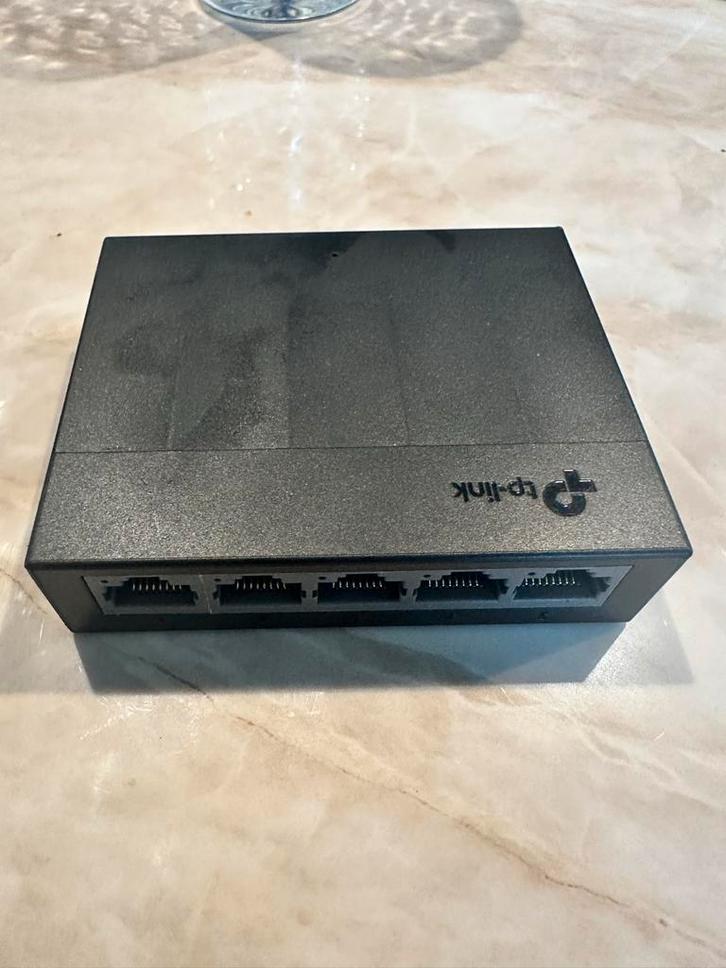 TP-Link 5-poorts Fast Ethernet Switch, Computers en Software, Netwerk switches, Gebruikt, Ophalen