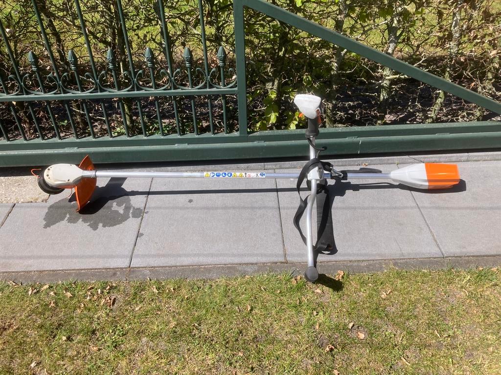 Stihl fsa 90 bosmaaier op accu, Ophalen, Zo goed als nieuw, Accu