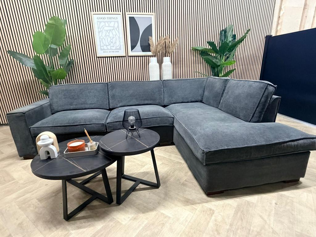 ZGAN WOOOD Ribstof Hoekbank - Antraciet - 284 x 195, Huis en Inrichting, Banken | Bankstellen, 250 tot 300 cm, Woood ribstof hoekbank thomas modern antraciet