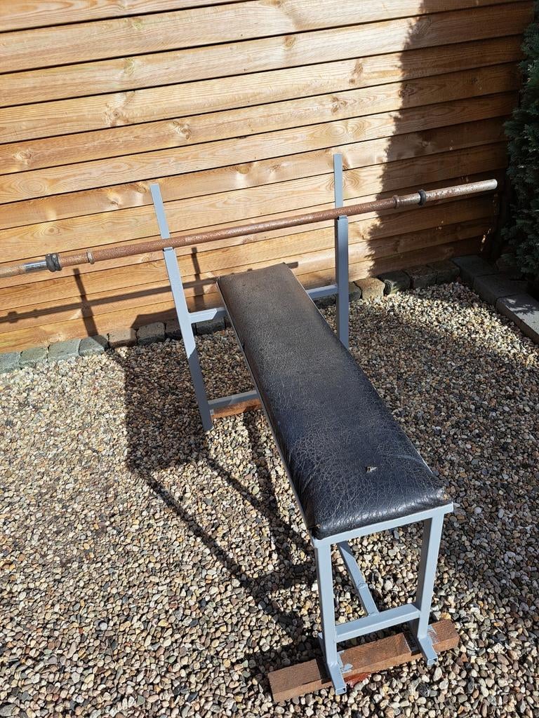 Fitness Drukbank met halterstang, Sport en Fitness, Fitnessmaterialen, Ophalen of Verzenden, Gebruikt, Armen, Fitnessbank