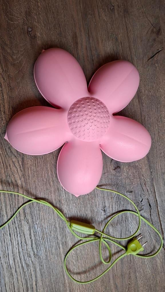 IKEA bloemenlamp roze - zo goed als nieuw, Ophalen of Verzenden, Zo goed als nieuw, Bloem, Kinderkamer, Speels