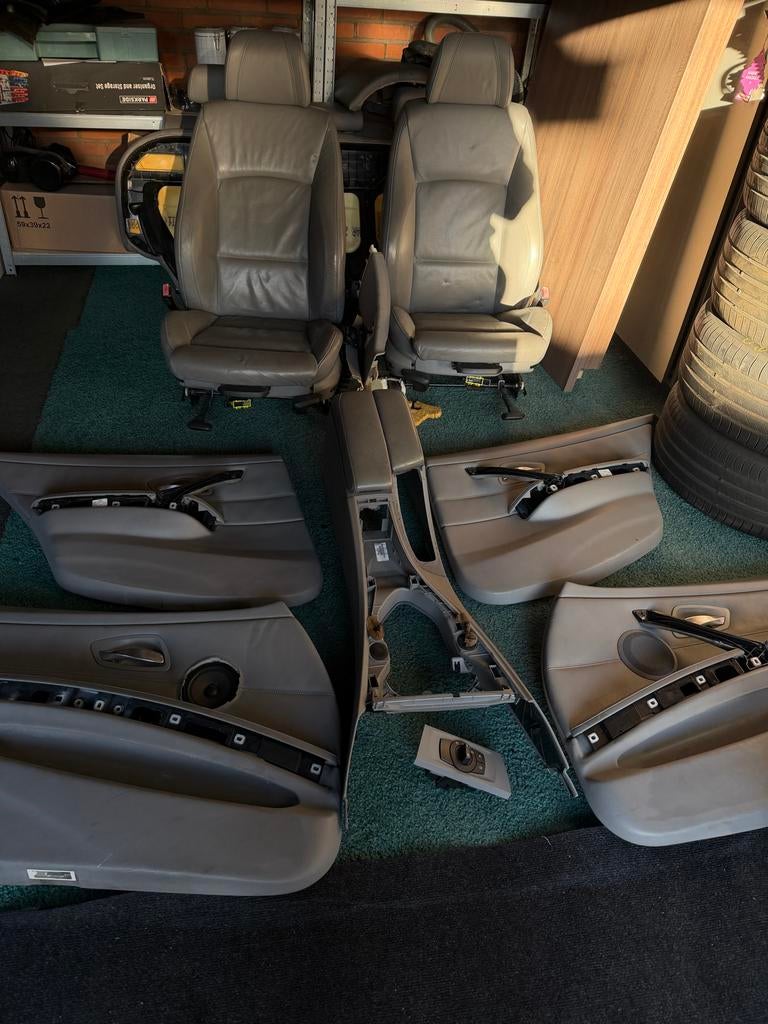 Complete interieurset BMW E90 - Zeer goede staat, Auto-onderdelen, Interieur en Bekleding, BMW, Gebruikt, Ophalen of Verzenden