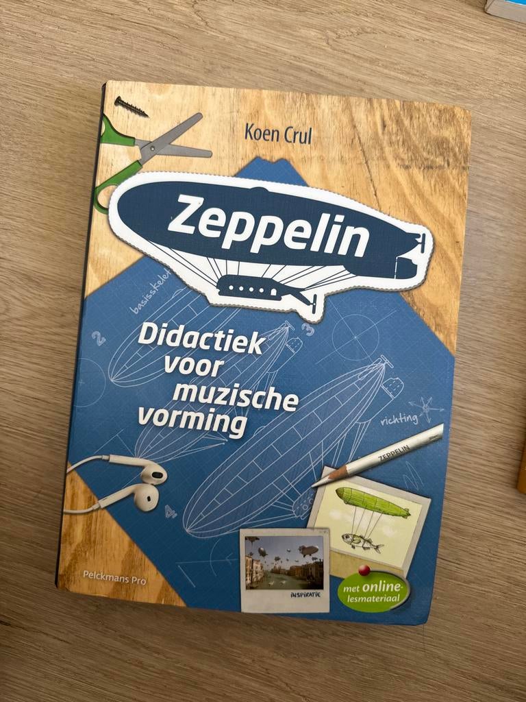 Zeppelin Didactiek voor muzische vorming - Koen Crul, Boeken, Studieboeken en Cursussen, Ophalen of Verzenden, Alpha, Zo goed als nieuw