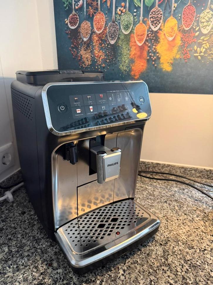 Te koop / Te ruil: Philips 3300 Series LatteGo koffiemachine, Witgoed en Apparatuur, Koffiezetapparaten, Zo goed als nieuw, Koffiemachine