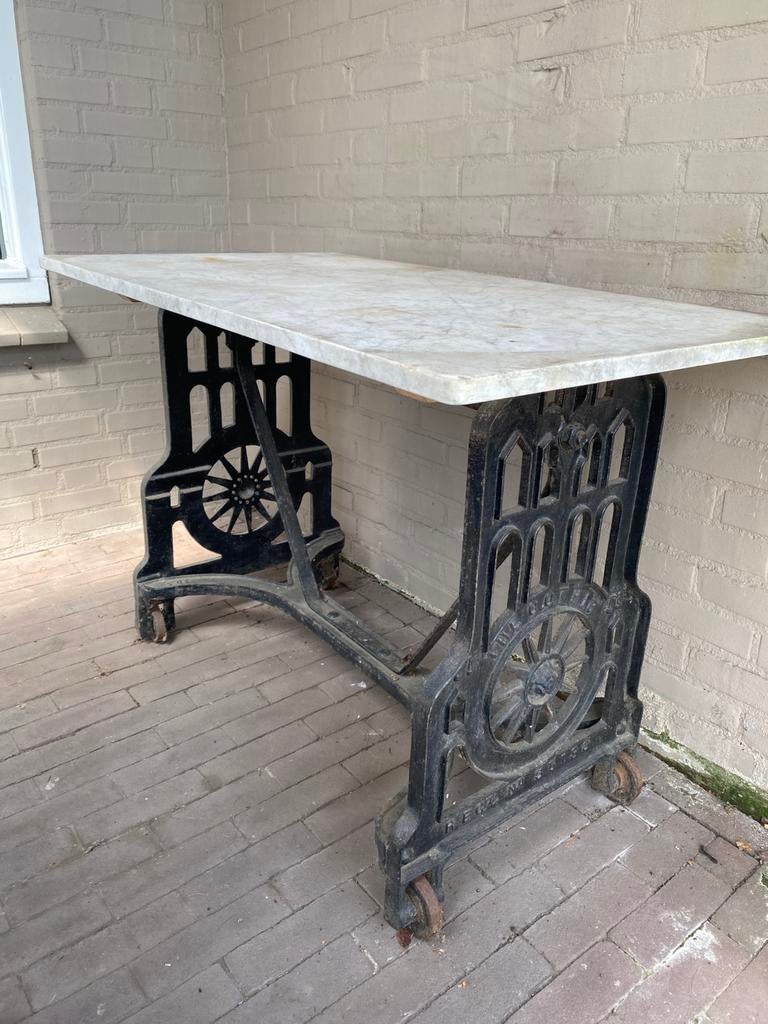 Gietijzeren onderstel en marmeren blad, Ophalen, Gebruikt, Rechthoekig, Metaal