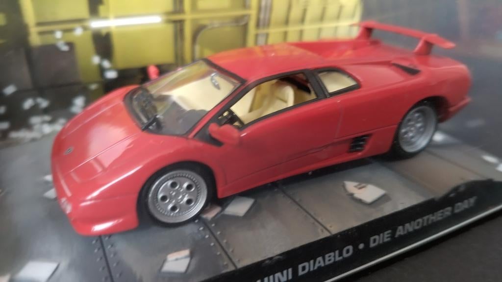 Lamborghini Diablo 007 Die another Day 1:43 James Bond Pol, Hobby en Vrije tijd, Modelauto's | 1:43, Overige merken, Auto, Verzenden