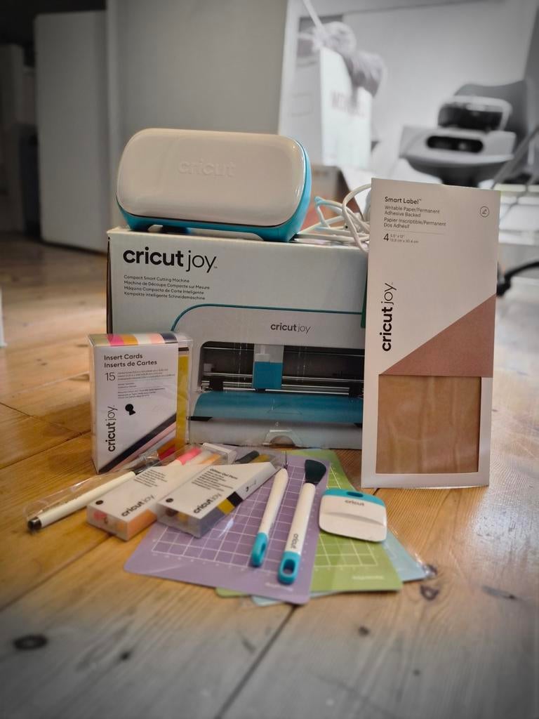 Cricut Joy Starterspakket - Compacte Snijmachine, Geschikt voor karton, Meerkleurig, Ophalen of Verzenden, Zo goed als nieuw