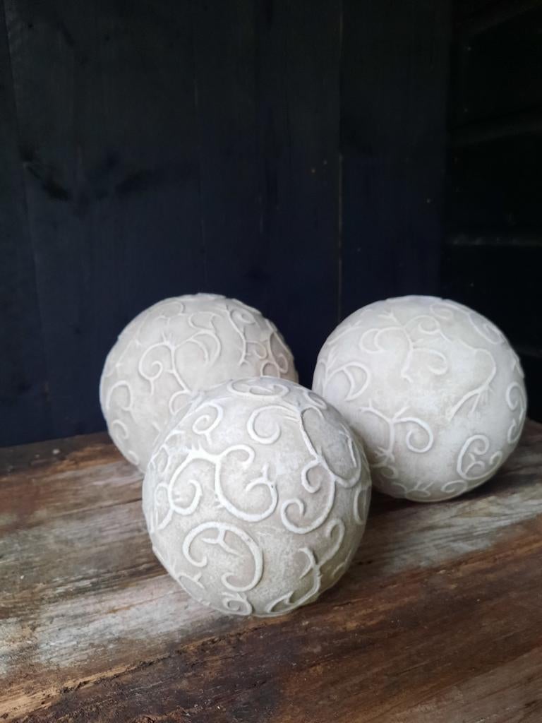 Drie decoratieballen tuindecoratie stenen ballen, Ophalen, Gebruikt
