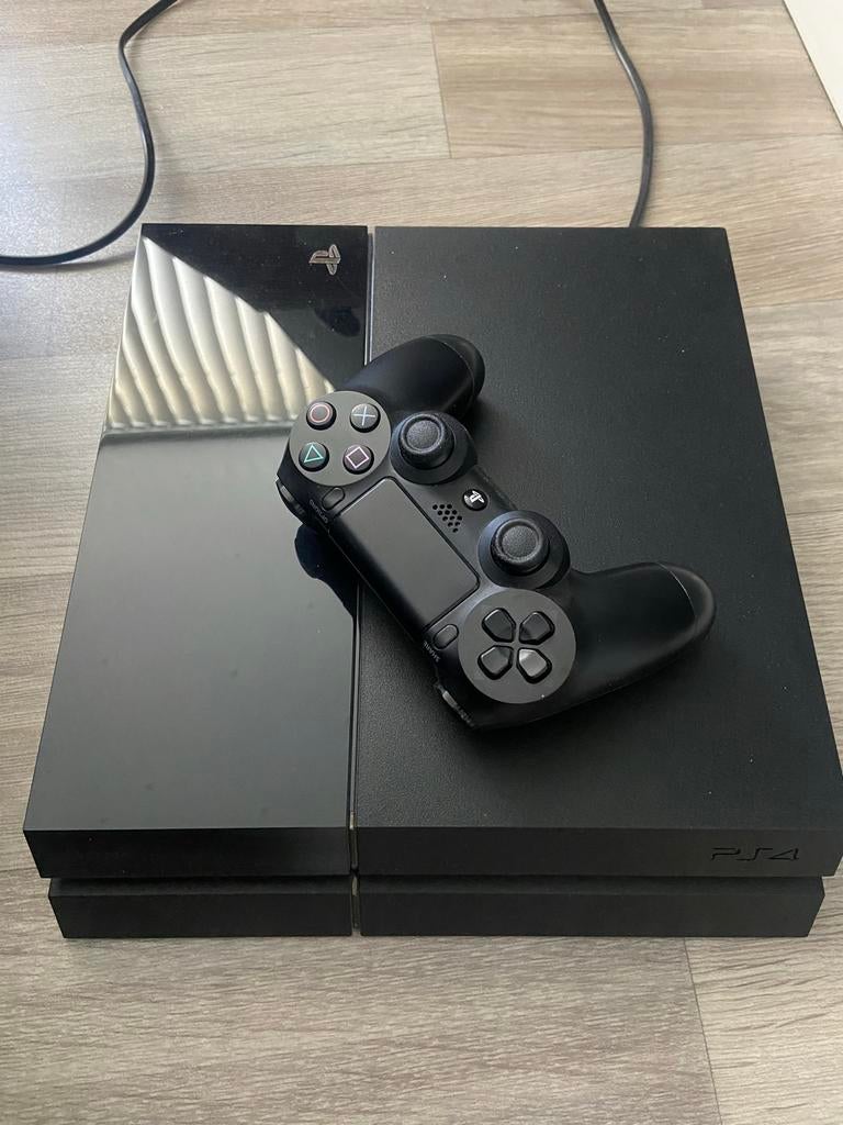 PlayStation 4 met controller, Spelcomputers en Games, Spelcomputers | Sony PlayStation 4, Ophalen, 500 GB, Zo goed als nieuw, Met 1 controller