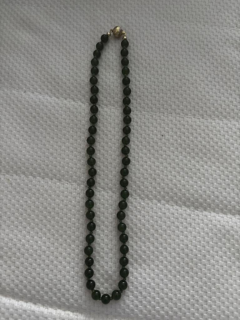 Antieke Jade ketting met goud slot., Ophalen of Verzenden, Zo goed als nieuw, Goud