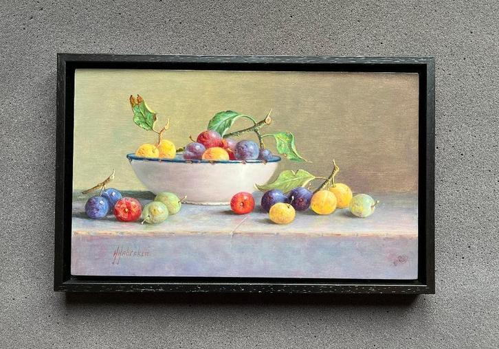 Pruimen in een schaal en op tafel. Hans Habraken., Antiek en Kunst, Kunst | Schilderijen | Klassiek, Ophalen of Verzenden