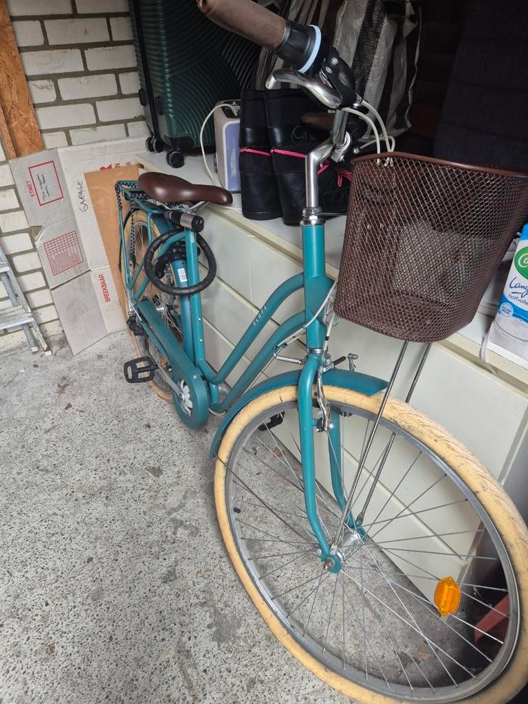 Elops Stadsfiets met Mand, Fietsen en Brommers, Fietsen | Dames | Damesfietsen, Overige merken, Versnellingen, Ophalen of Verzenden
