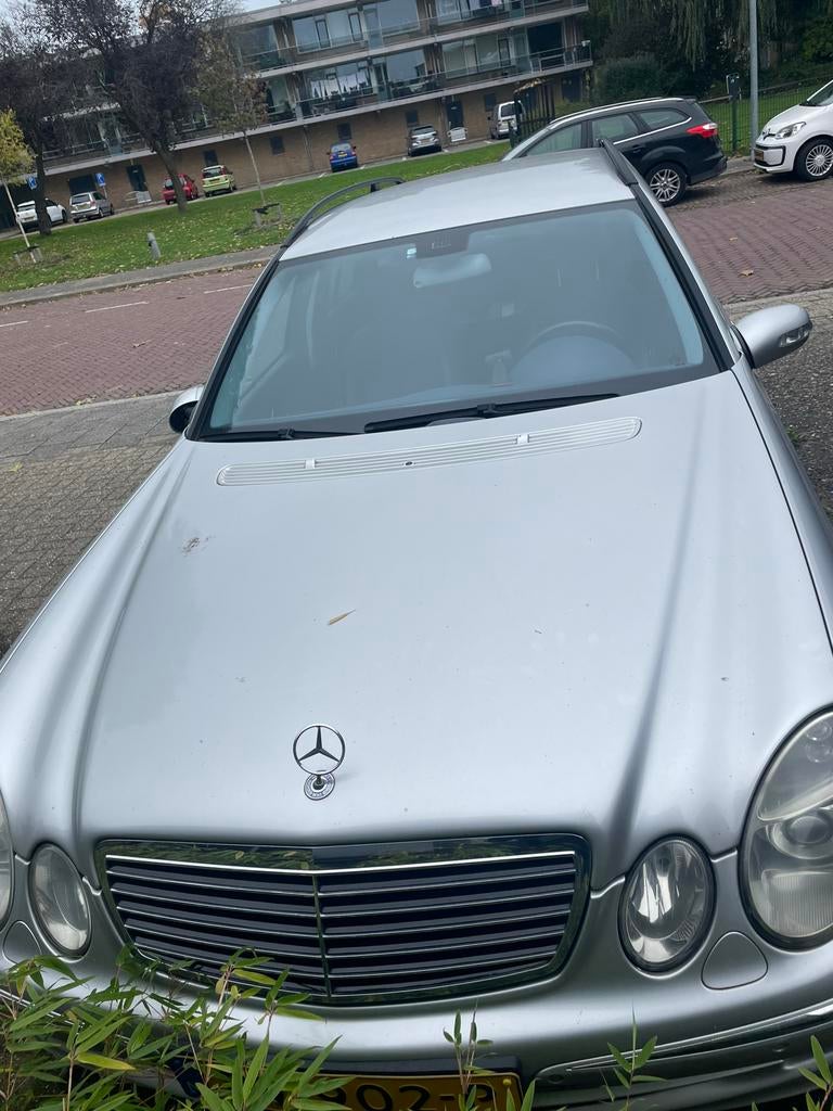 Mercedes-Benz E-Klasse 3.5 E350 Combi 4MATIC AUT 2005 Grijs, Auto's, Automaat, Vierwielaandrijving, 102 €/maand, 6 cilinders