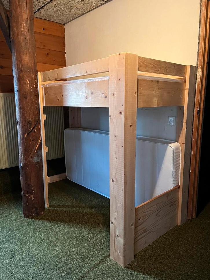 Compacte hoogslaper / stapelbed 191 x 91 x 149 cm (lxbxh), Kinderen en Baby's, Kinderkamer | Stapelbedden en Hoogslapers, Zo goed als nieuw